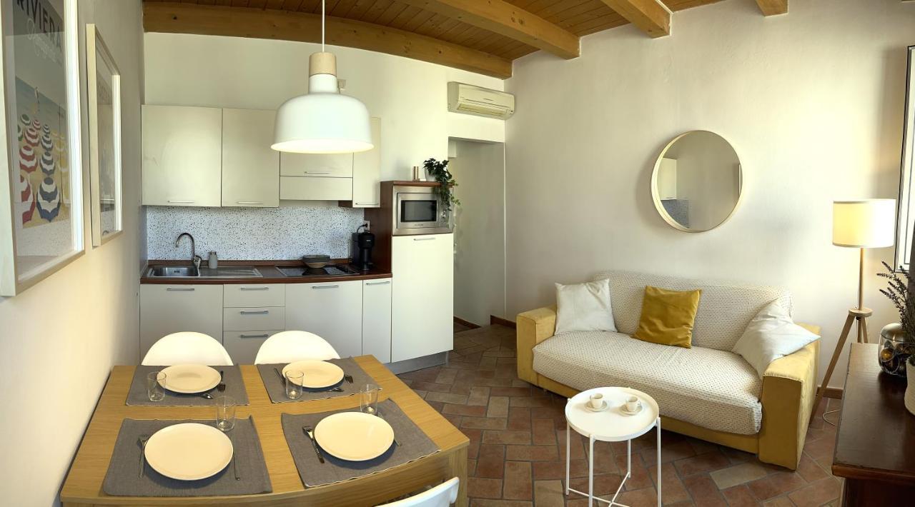 Appartements Dans Agreable Maison De Ville Centre Historique De Rimini Exterior photo